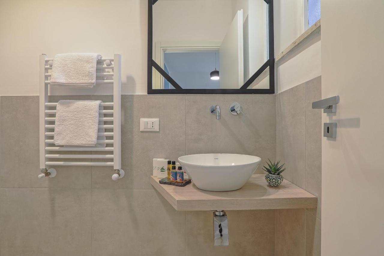 Liberta Central Suites Palermo Bagian luar foto